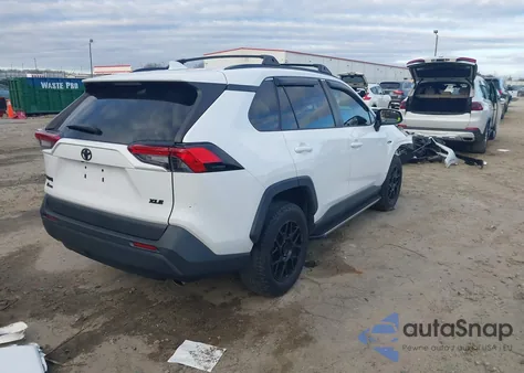 2022 Toyota Rav4 Xle z USA, uszkodzony, nr VIN 2T3W1RFV0NC203568